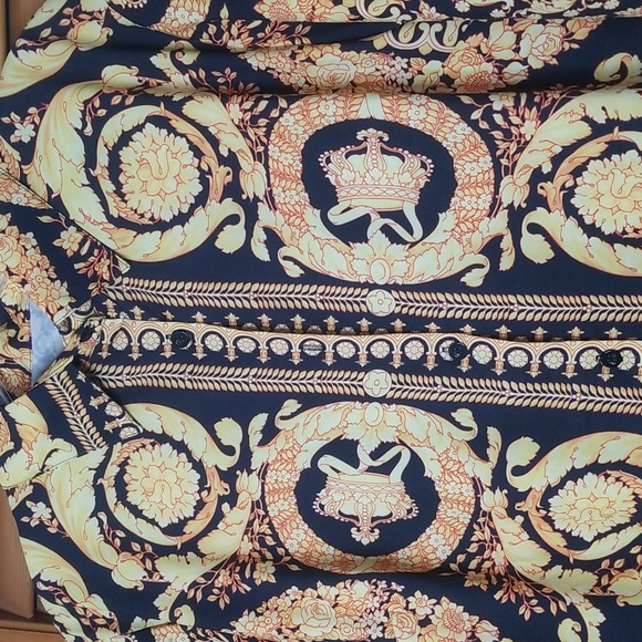 Women's dress - Picture 2 of 3